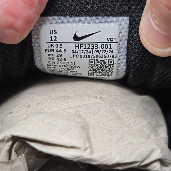 NIB Nike Women's Air Max Nuaxis Shoes W 12 / M 10.5 - Picture 7 of 8